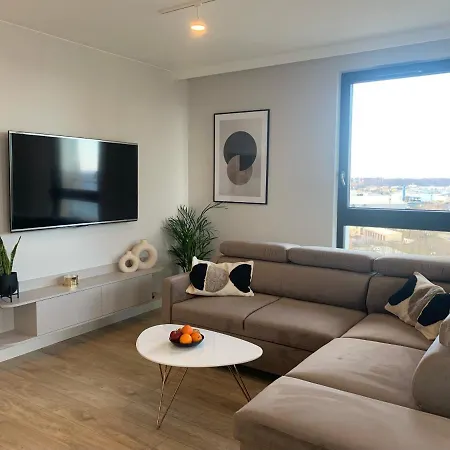 Oficer Portova * Gdynia